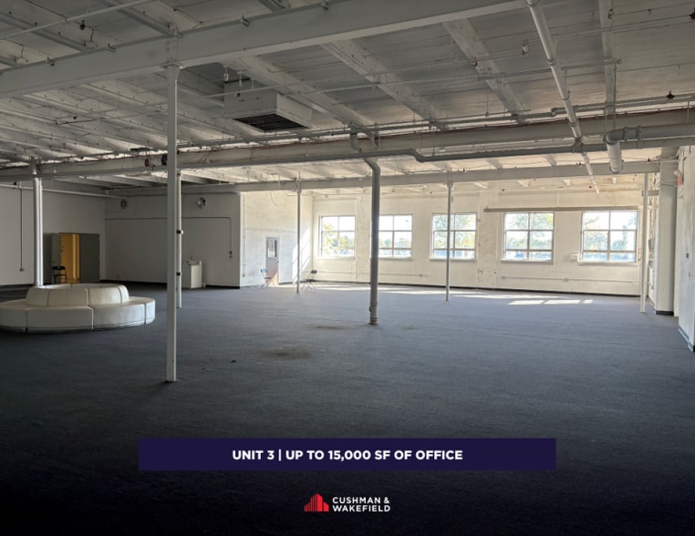 500 Grumman Rd W, Bethpage, NY for lease - Interior Photo - Image 2 of 7