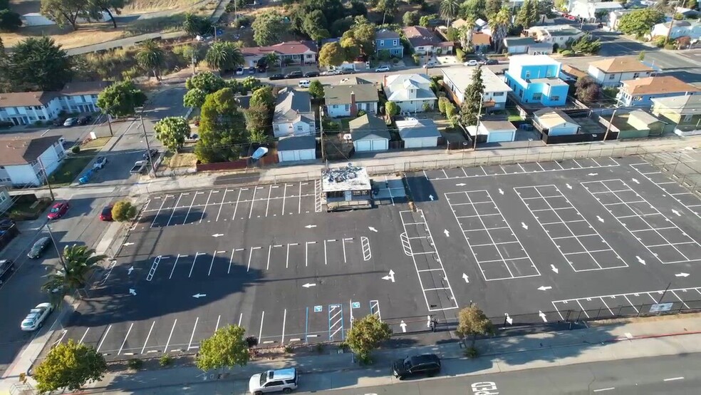 Entire Block - Retail and Parking Lot portfolio of 2 properties for sale on LoopNet.com - Commercial Listing Video - Image 2 of 5