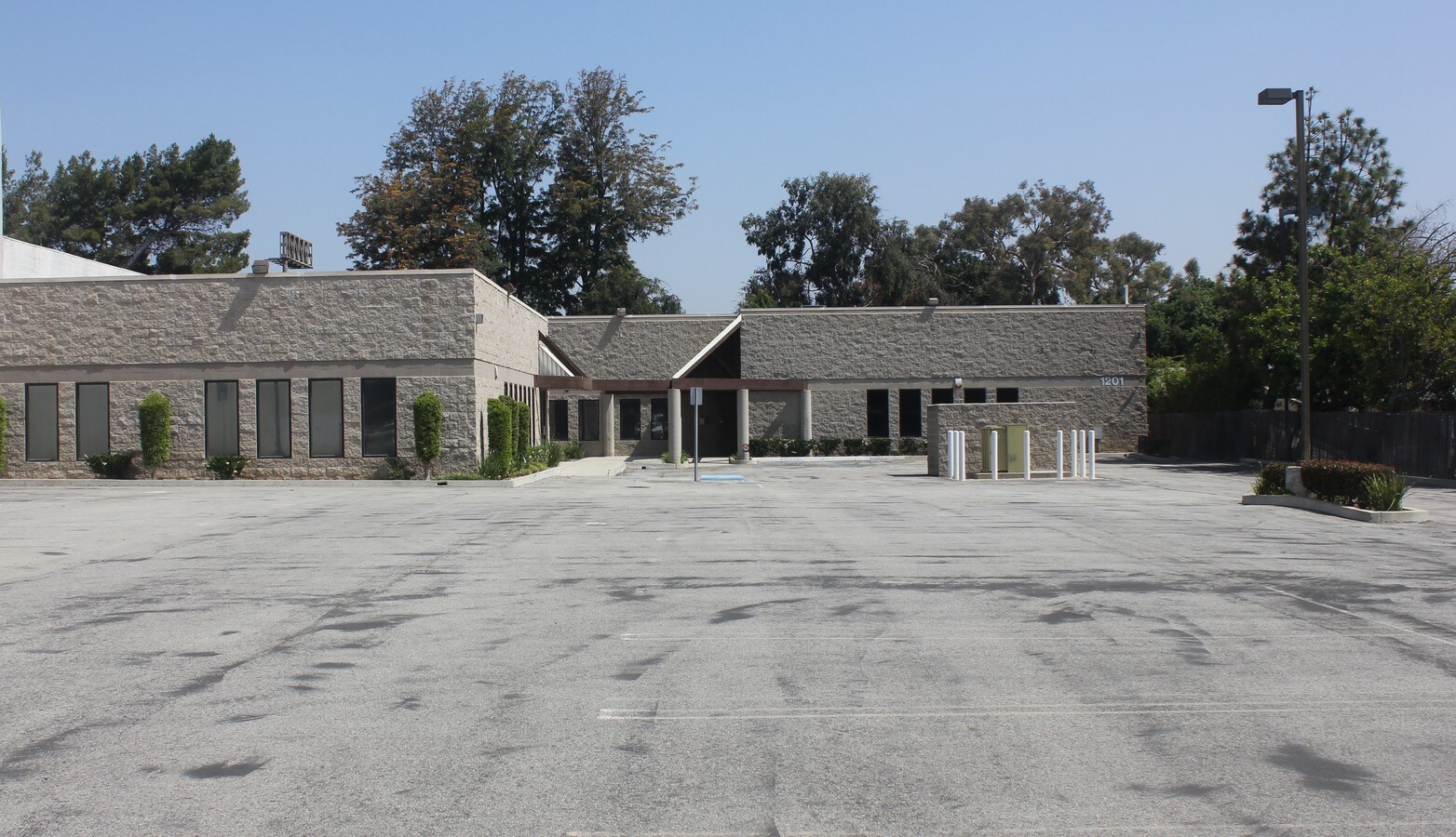 1201 W 190th St, Gardena, CA 90248