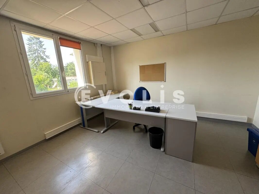 Office in Amiens for lease Interior Photo- Image 1 of 5