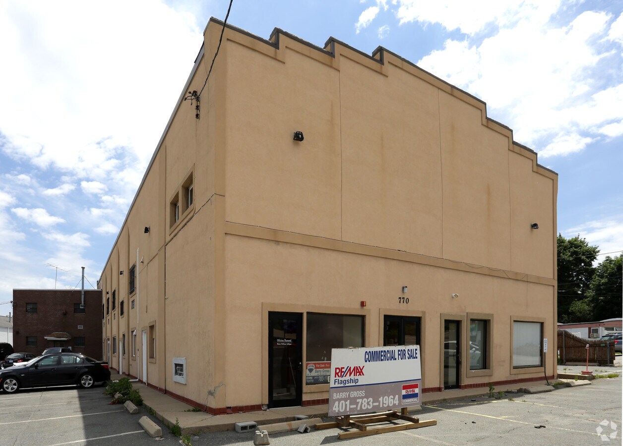 770774 Hartford Ave, Johnston, RI 02919