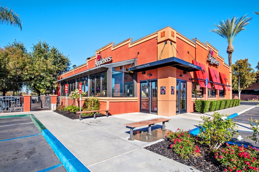 1665 W Lacey Blvd Hanford Ca 93230 Retail For Sale Loopnet Com