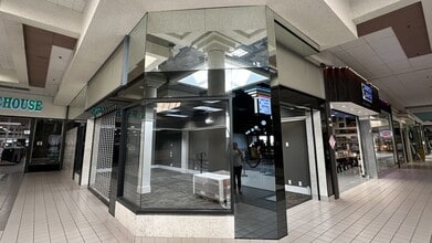 341-351 Three Rivers Dr, Kelso, WA for lease Interior Photo- Image 1 of 6