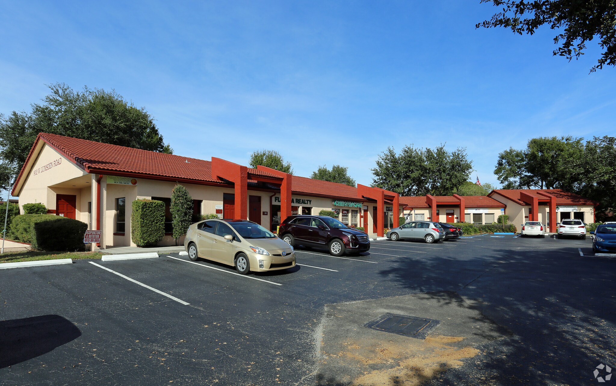 902 W Lumsden Rd, Brandon, FL for sale Primary Photo- Image 1 of 1