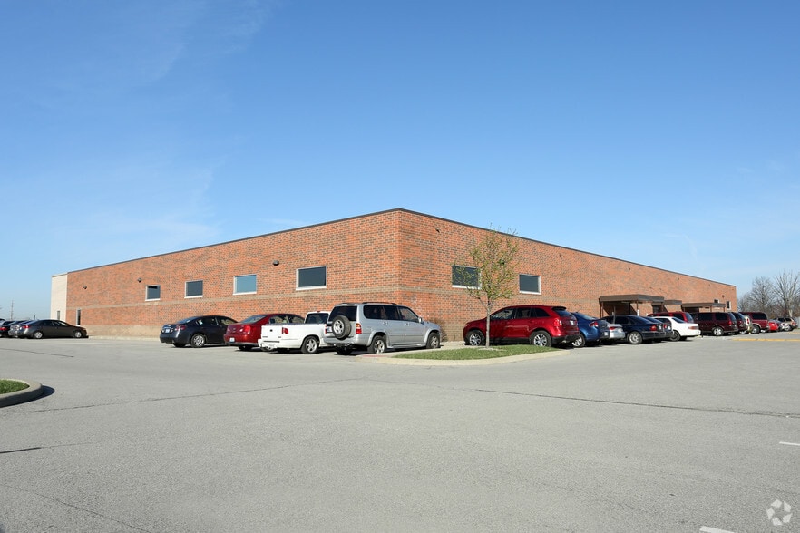 4550 Town Center Blvd, Jeffersonville, IN for lease - Building Photo - Image 2 of 21