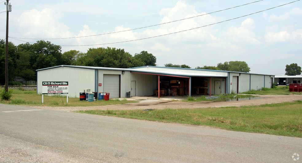 224 W Division St, Pilot Point, TX for sale - Primary Photo - Image 1 of 1