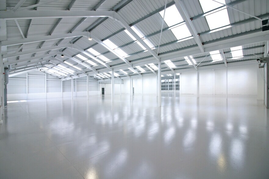 162 Great North Rd, Hatfield for lease - Building Photo - Image 3 of 18