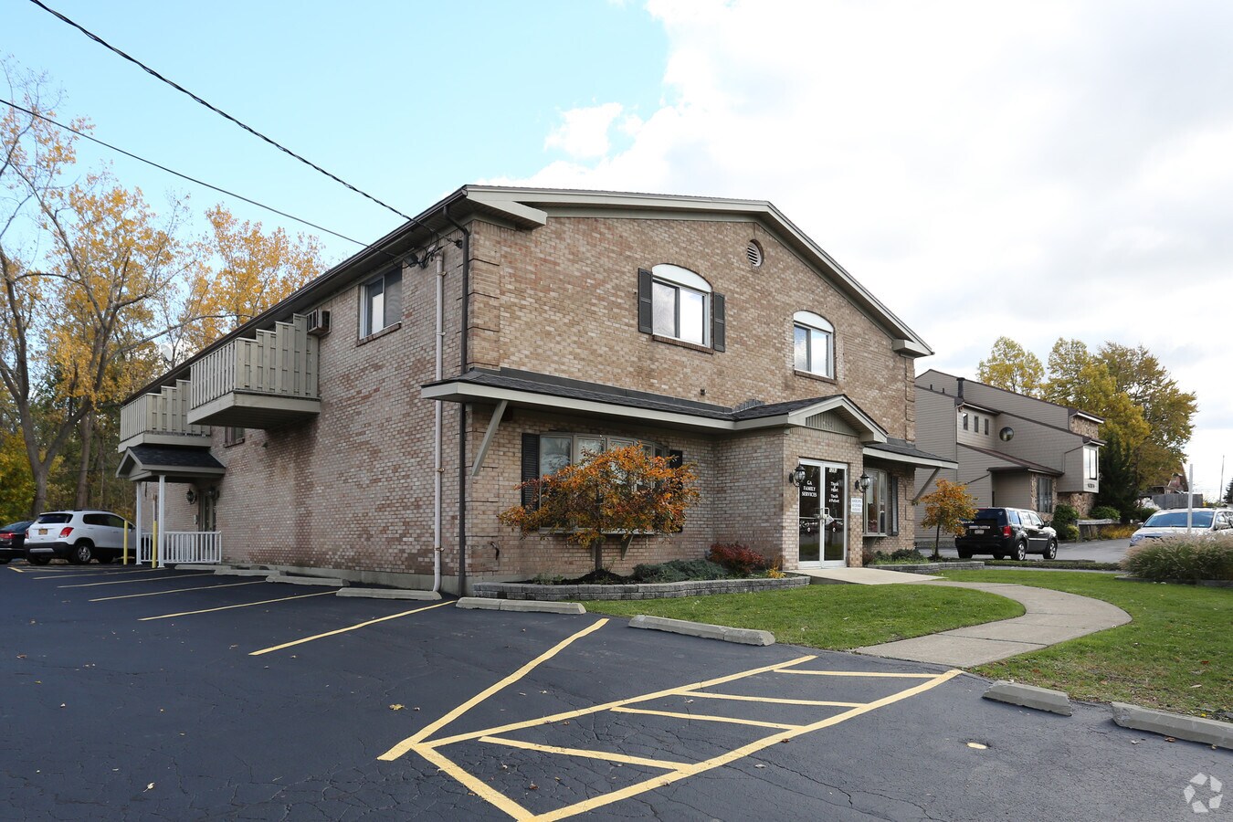 1293 Union Rd, West Seneca, NY 14224