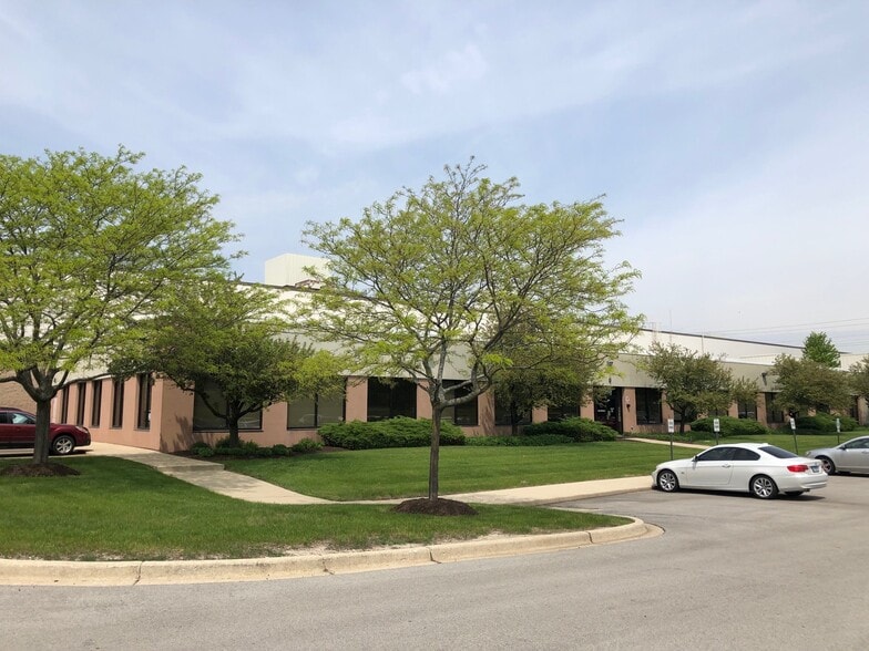 250 S Gary Ave, Carol Stream, IL for lease - Building Photo - Image 1 of 12