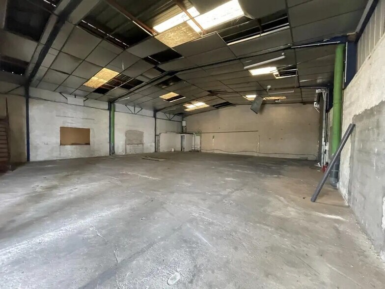 Flex in Saint-Jean-de-Védas for lease - Interior Photo - Image 1 of 5