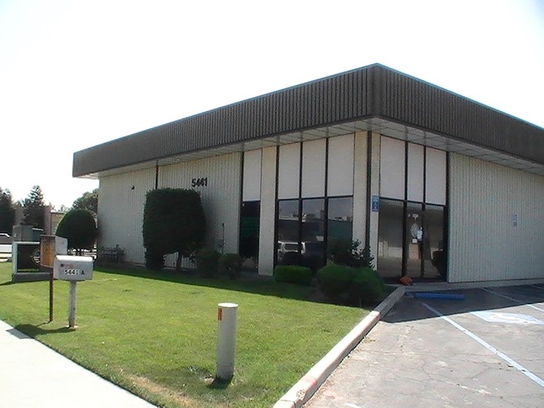 5501 Aldrin Ct, Bakersfield, CA for lease - Building Photo - Image 3 of 4