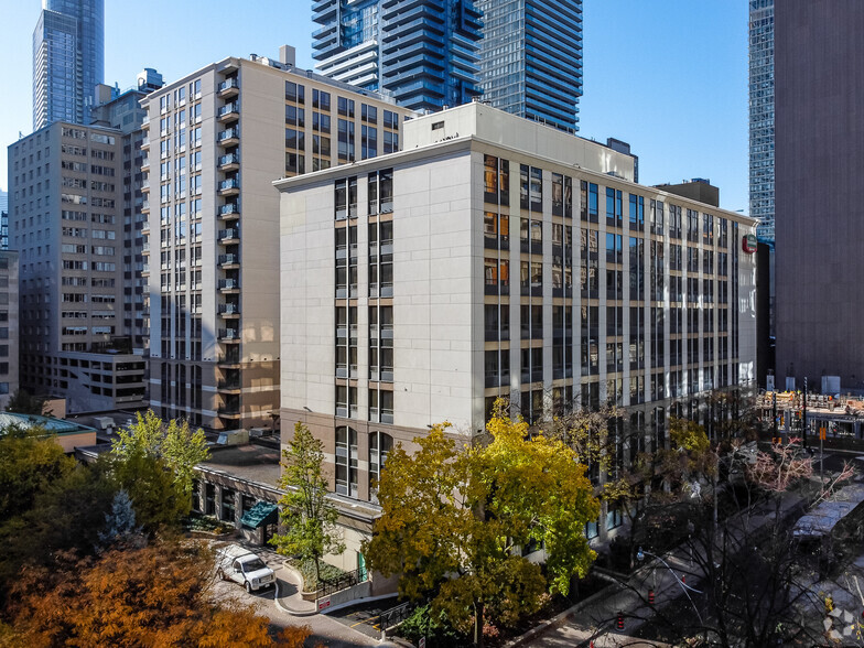 475 Yonge St, Toronto, ON for sale - Primary Photo - Image 1 of 1