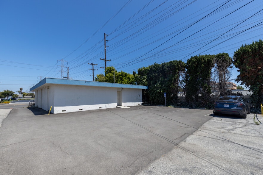 17523 Crenshaw Blvd, Torrance, CA for sale - Building Photo - Image 3 of 5