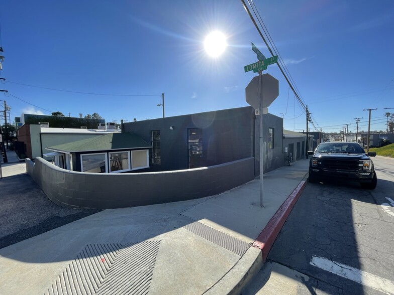 209 E El Segundo Blvd, El Segundo, CA for sale - Building Photo - Image 1 of 1