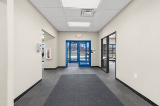 3051 Delta Marine Dr, Reynoldsburg, OH for sale Interior Photo- Image 2 of 72