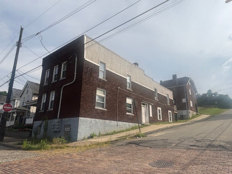 23 Unit Portfolio portfolio of 13 properties for sale on LoopNet.com - Building Photo - Image 2 of 13