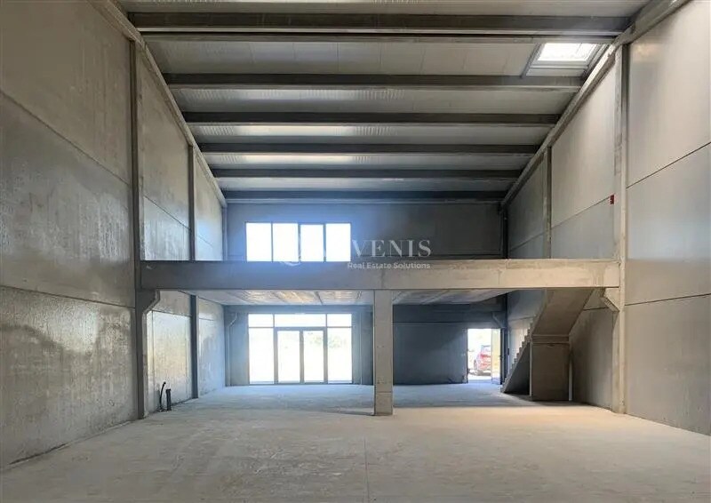 Office in  for lease - Interior Photo - Image 2 of 4