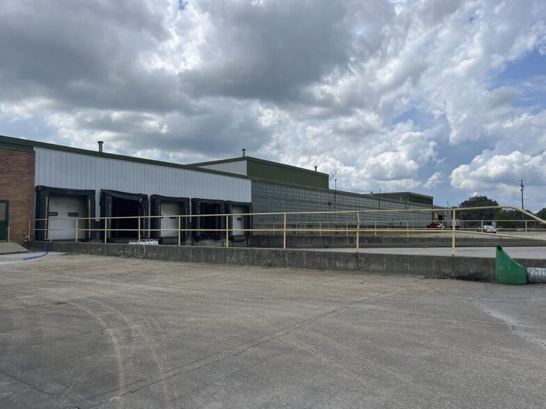 1119 Kickapoo St, Lincoln, IL for sale - Building Photo - Image 2 of 11