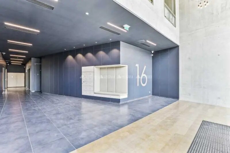 16 Rue Du 8 Mai 1945, Villeurbanne for lease - Building Photo - Image 2 of 15