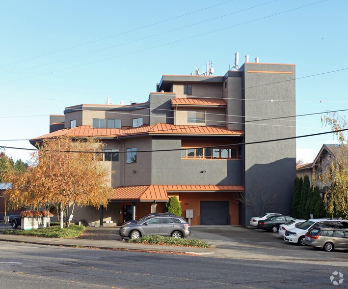 3876 Bridge Way N, Seattle, WA for sale - Primary Photo - Image 1 of 1