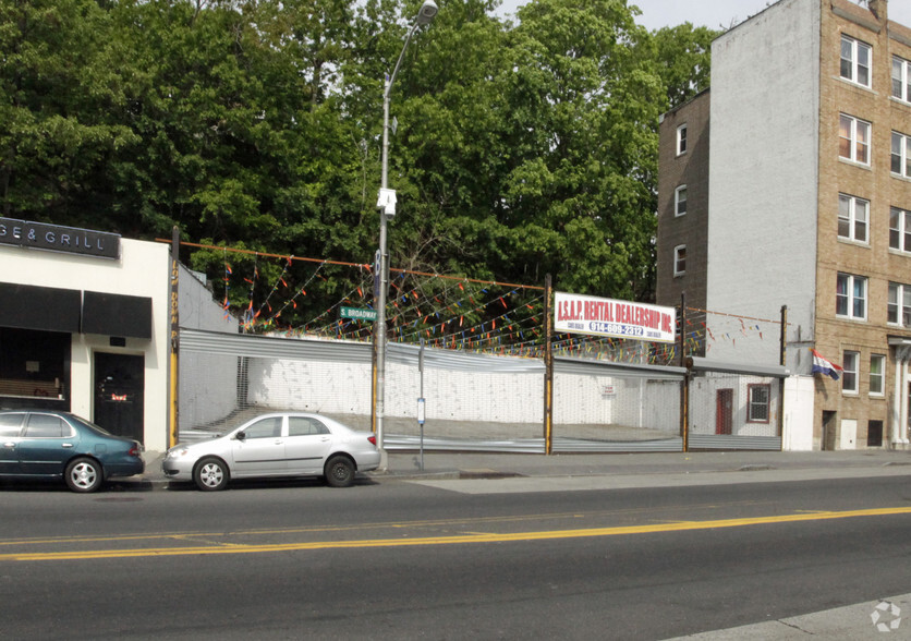 629 S Broadway, Yonkers, NY for sale - Building Photo - Image 2 of 2