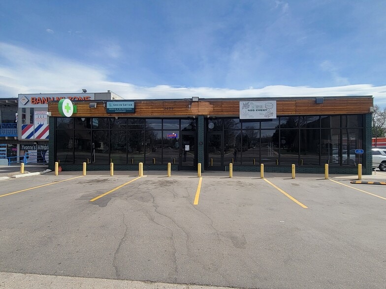 2426-2428 S Federal Blvd, Denver, CO for lease - Primary Photo - Image 1 of 57