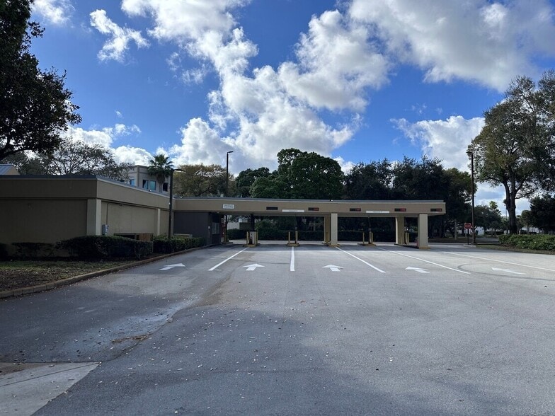 1700 W Commercial Blvd, Fort Lauderdale, FL for sale - Building Photo - Image 3 of 7