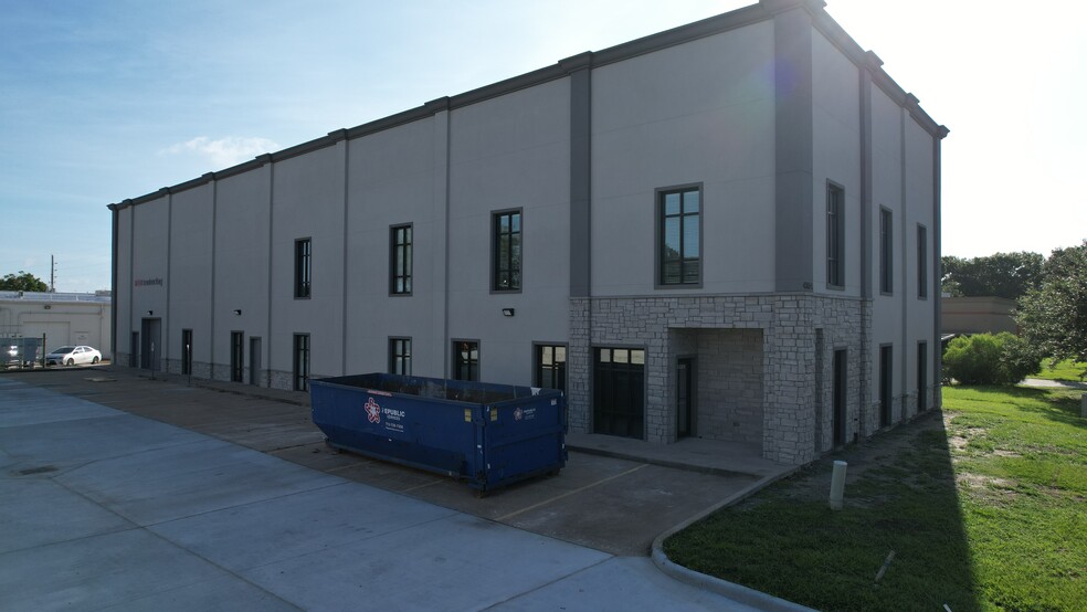 4324 Greenbriar Dr, Stafford, TX for lease - Building Photo - Image 1 of 1