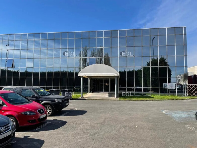 Industrial in Mitry-Mory for lease - Building Photo - Image 1 of 8