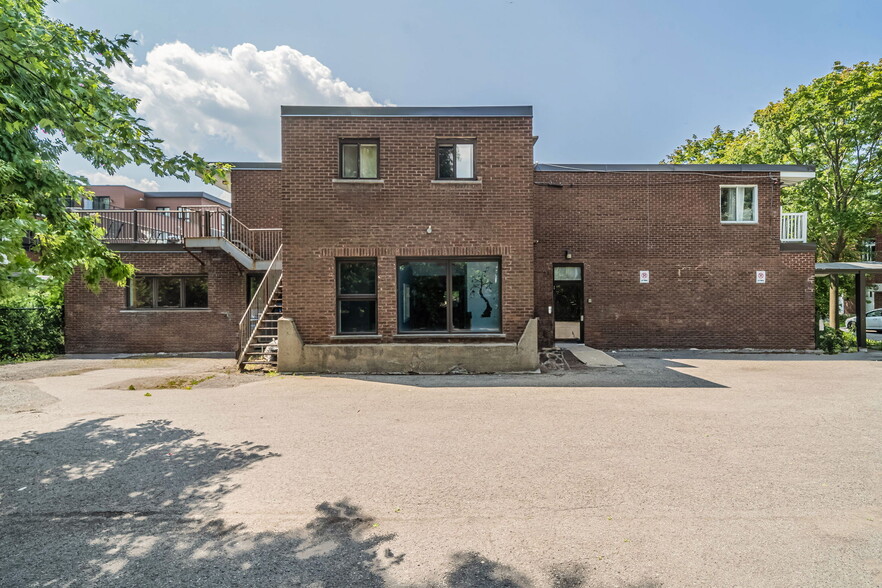 11872-11876 Rue Notre-Dame E, Montréal, QC for lease - Building Photo - Image 3 of 8