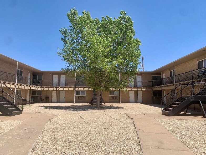 711 S Austin Ave, Tulia, TX 79088 MacKenzie Cove