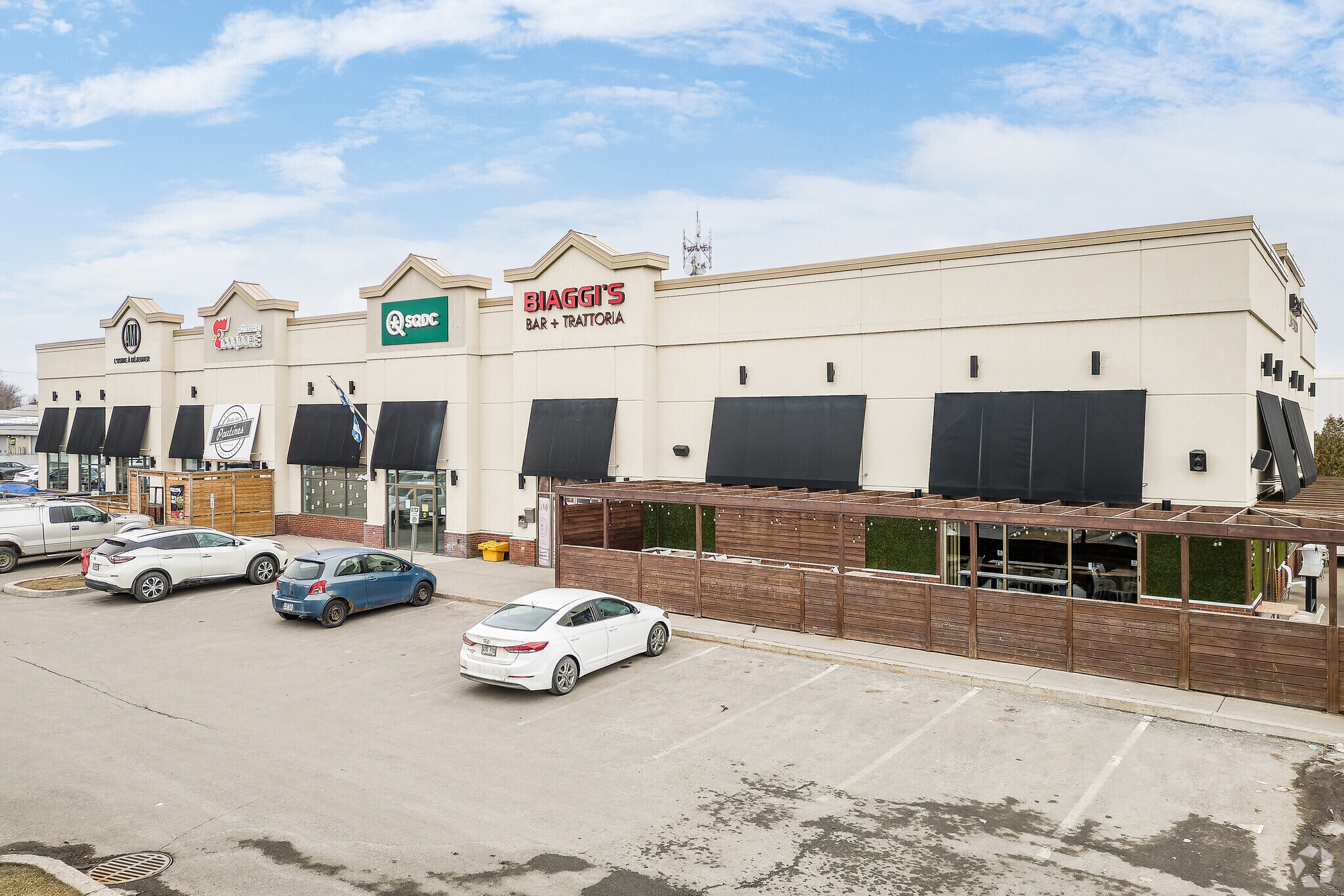 131 Rue Louvain, Repentigny, QC for sale Primary Photo- Image 1 of 1