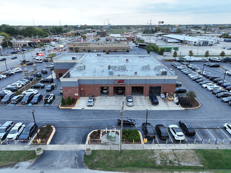 7825 W 95th St, Hickory Hills, IL for sale - Building Photo - Image 2 of 4