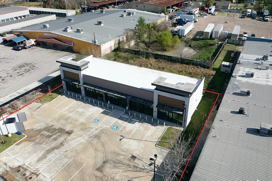 851 Federal Rd, Houston, TX for lease - Building Photo - Image 1 of 11