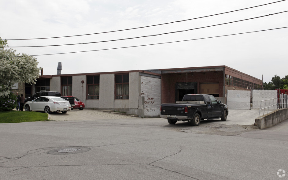 26 Airview Rd, Toronto, ON for sale - Building Photo - Image 2 of 2