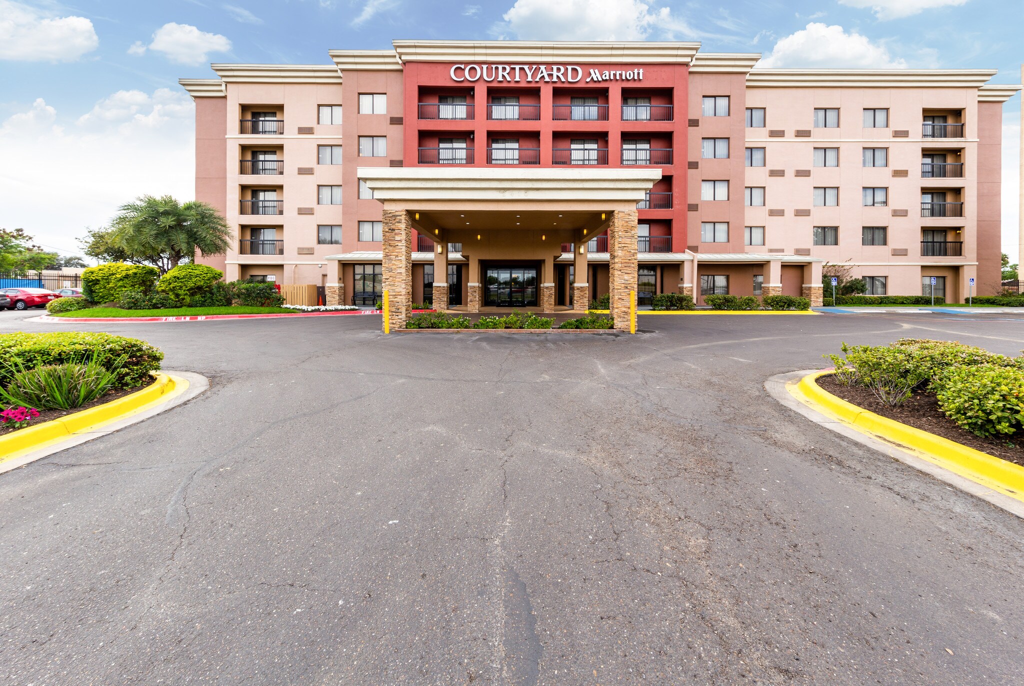 2410 Santa Ursula Ave, Laredo, TX for sale Primary Photo- Image 1 of 1