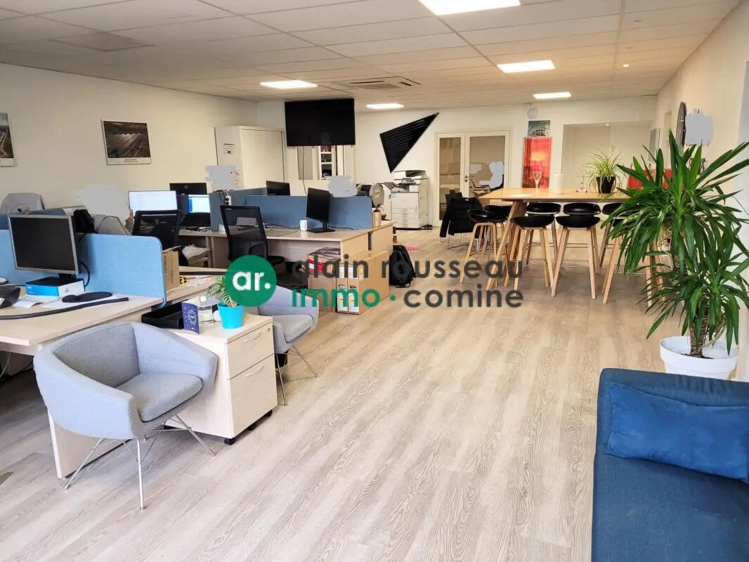 Flex in La Chapelle-sur-Erdre for lease Interior Photo- Image 1 of 5