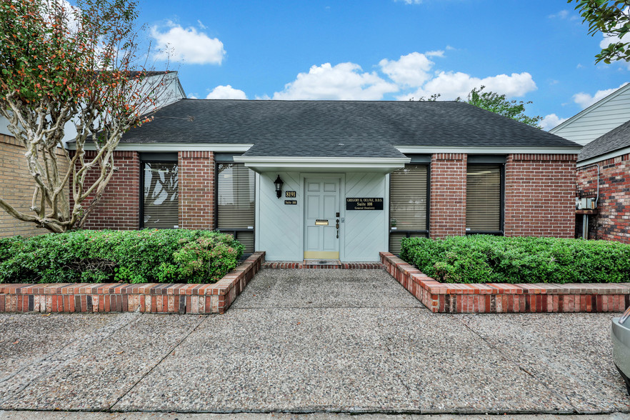 8191 Southwest Fwy, Houston, TX for sale - Primary Photo - Image 1 of 1