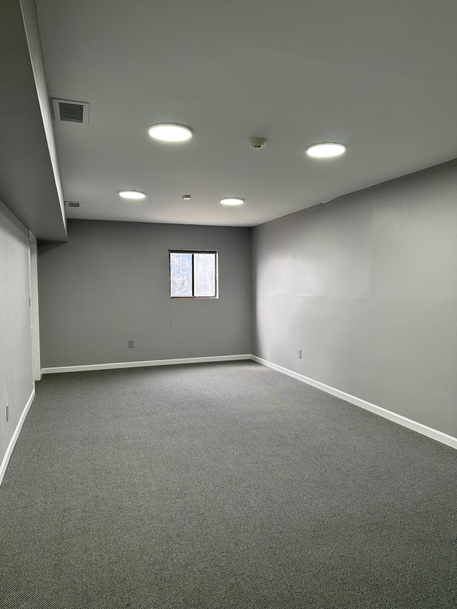 752 Brookhaven Cir, Memphis, TN for lease Building Photo- Image 1 of 4