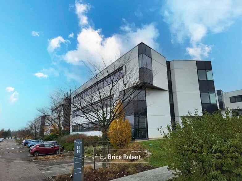 Office in Saint-Priest for lease - Building Photo - Image 3 of 37