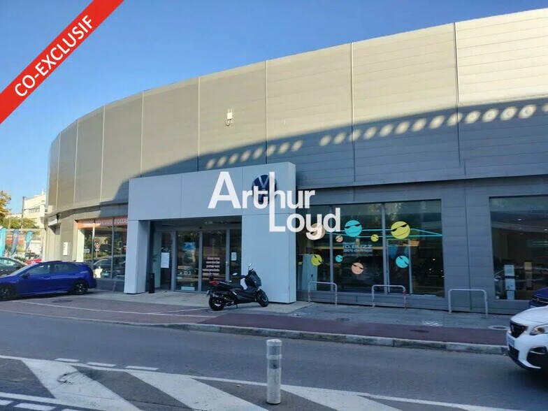 Retail in Antibes for lease - Building Photo - Image 2 of 11