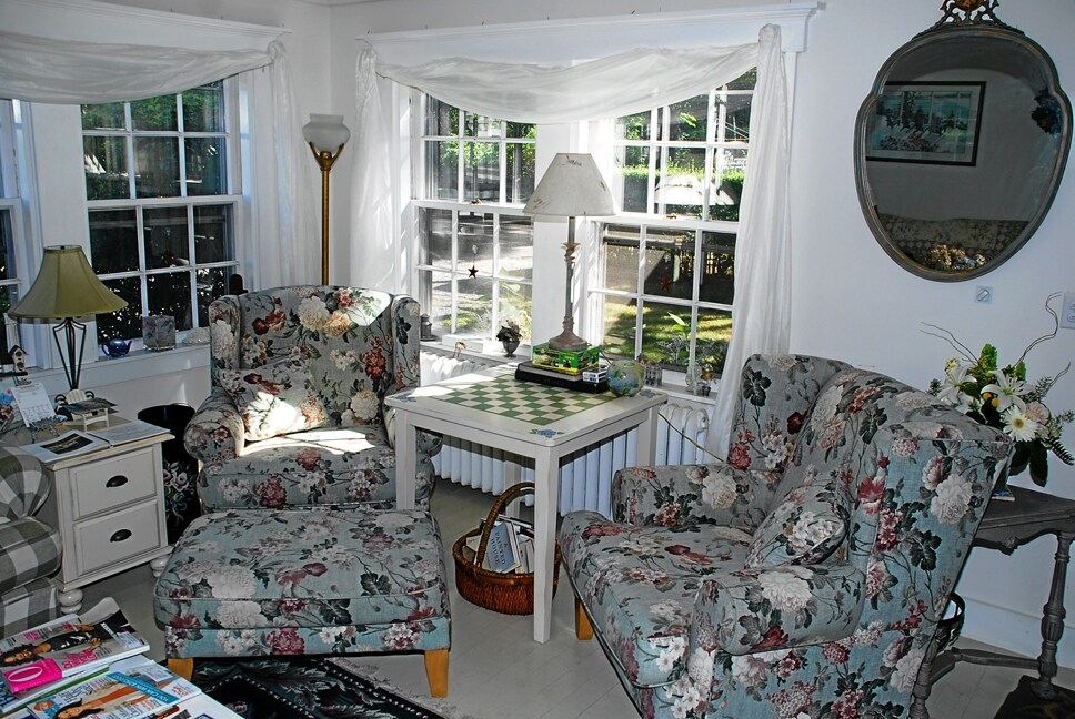 16 Cove Rd, Forestdale, MA 02644 Property Record