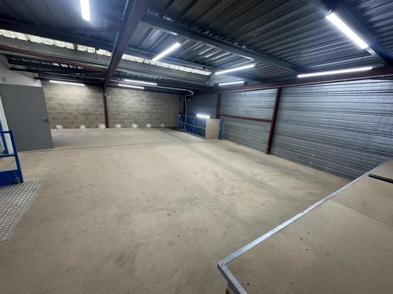 Industrial in Mitry-Mory for lease - Building Photo - Image 2 of 14