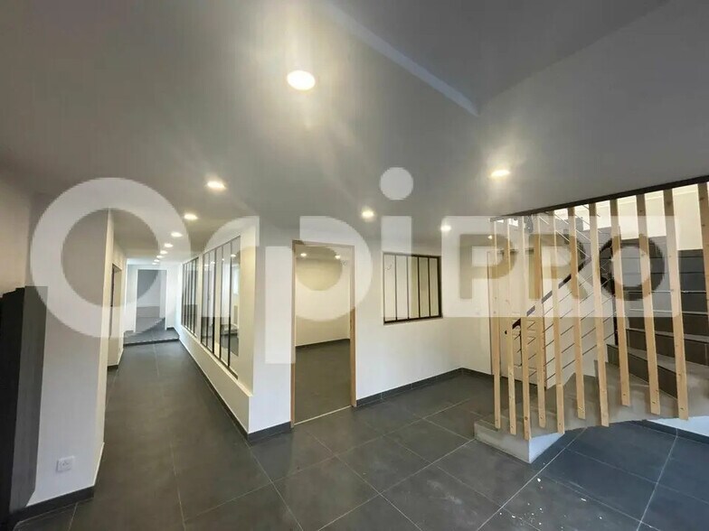 Office in Corbeil-Essonnes for sale - Interior Photo - Image 2 of 7