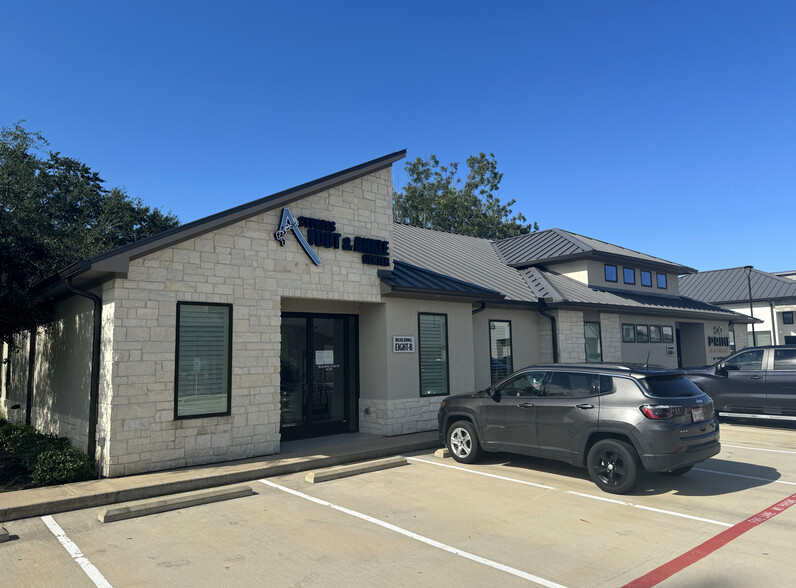 16700 House Hahl Rd, Cypress, TX for lease - Building Photo - Image 1 of 5