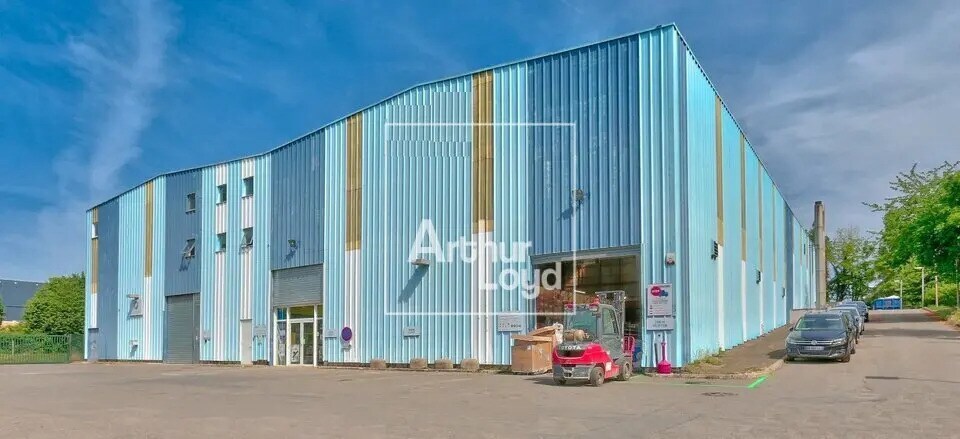 Office in Chilly-Mazarin for lease Building Photo- Image 1 of 7