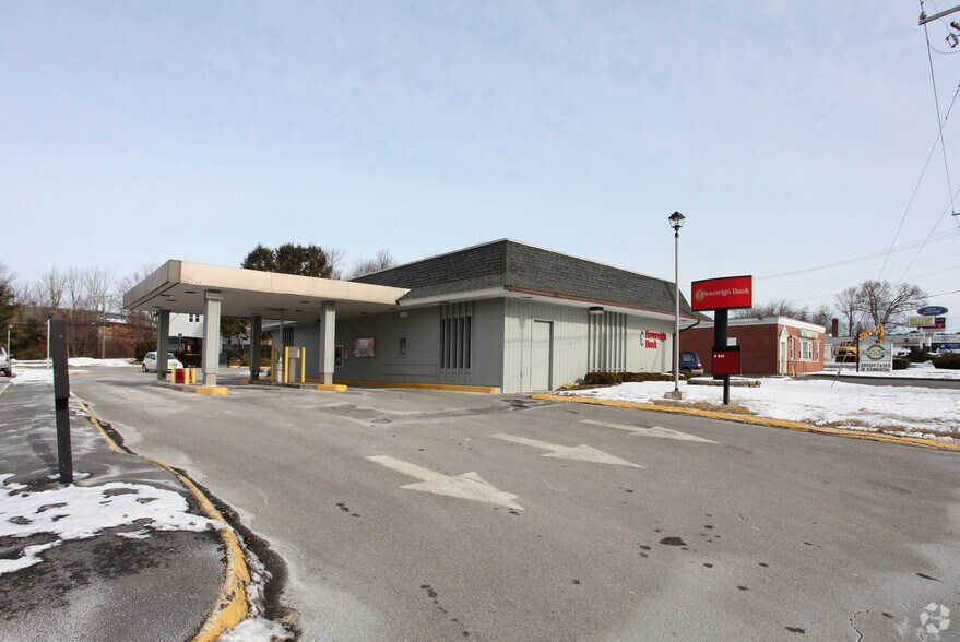 1313 E Main St, Torrington, CT for sale - Primary Photo - Image 1 of 1