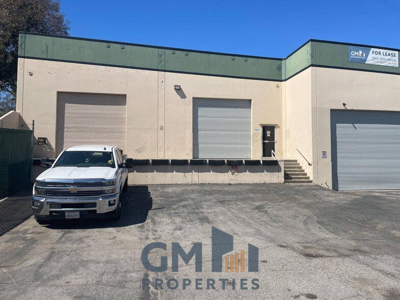 2400-2402 Palm Dr, Signal Hill, CA for lease - Building Photo - Image 2 of 8