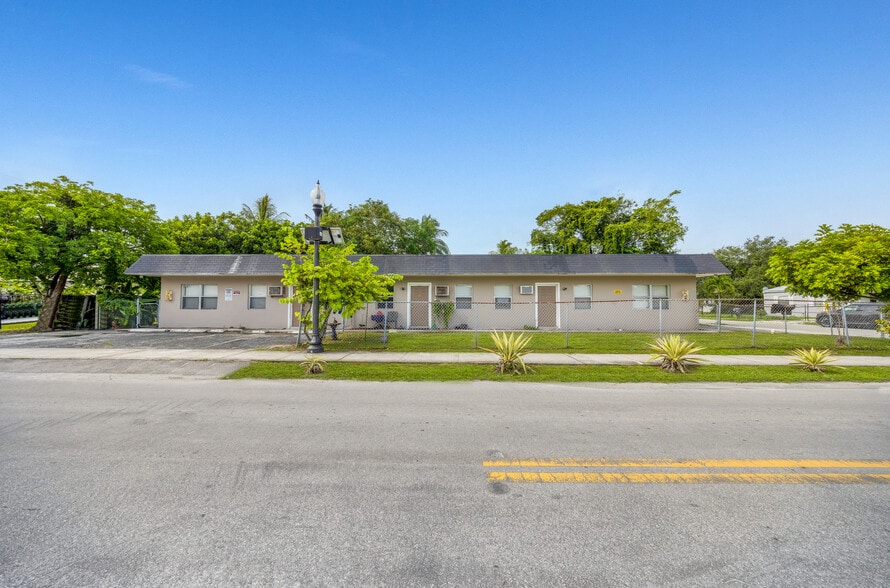 848 NW 2nd Ave, Fort Lauderdale, FL for sale - Building Photo - Image 1 of 20