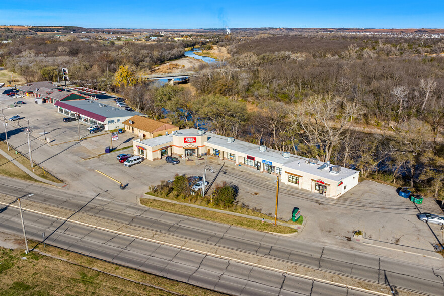 204 E Grant Ave, Junction City, KS for sale - Building Photo - Image 3 of 22